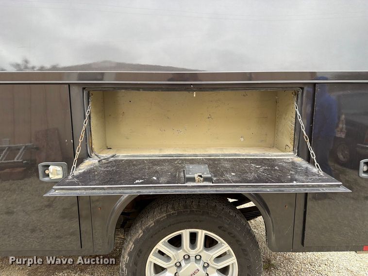 image for item DT3074 2016 GMC Sierra 3500HD Ext. Cab utility bed pickup truck