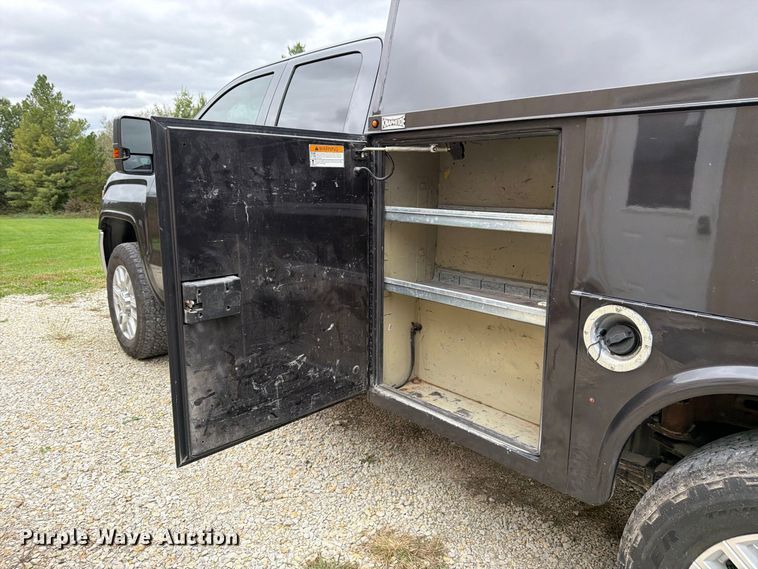 image for item DT3074 2016 GMC Sierra 3500HD Ext. Cab utility bed pickup truck
