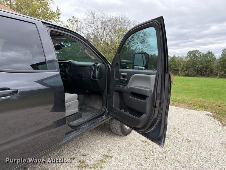 image for item DT3074 2016 GMC Sierra 3500HD Ext. Cab utility bed pickup truck