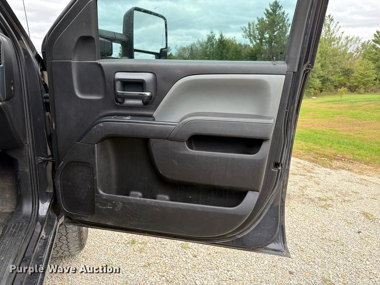 image for item DT3074 2016 GMC Sierra 3500HD Ext. Cab utility bed pickup truck
