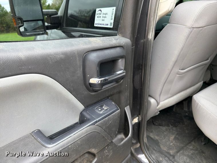 image for item DT3074 2016 GMC Sierra 3500HD Ext. Cab utility bed pickup truck