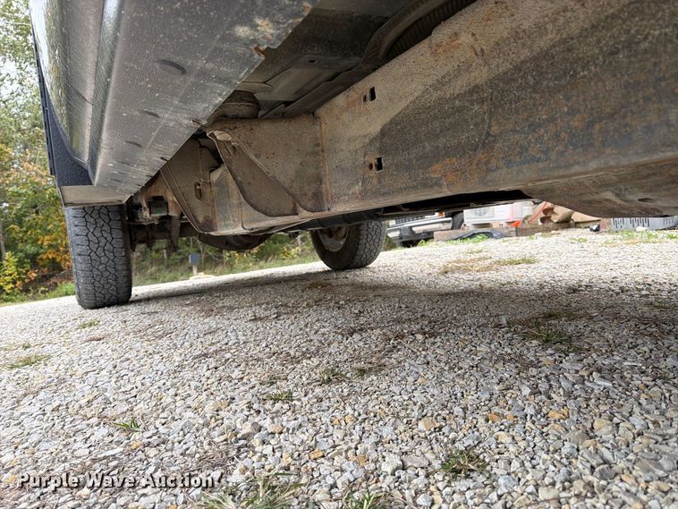 image for item DT3074 2016 GMC Sierra 3500HD Ext. Cab utility bed pickup truck