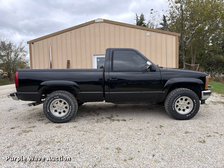 image for item DT3075 1992 Chevrolet K1500 pickup truck