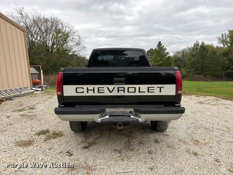 image for item DT3075 1992 Chevrolet K1500 pickup truck