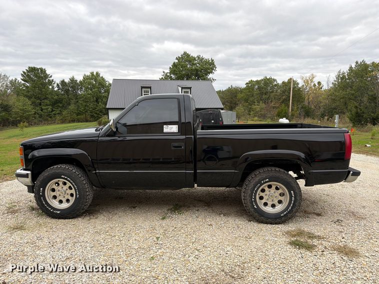 image for item DT3075 1992 Chevrolet K1500 pickup truck