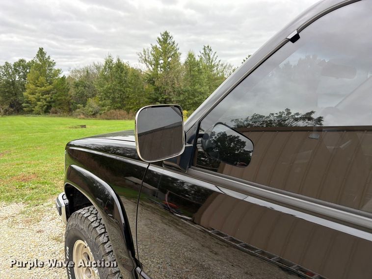 image for item DT3075 1992 Chevrolet K1500 pickup truck