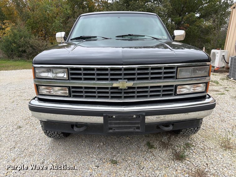image for item DT3075 1992 Chevrolet K1500 pickup truck