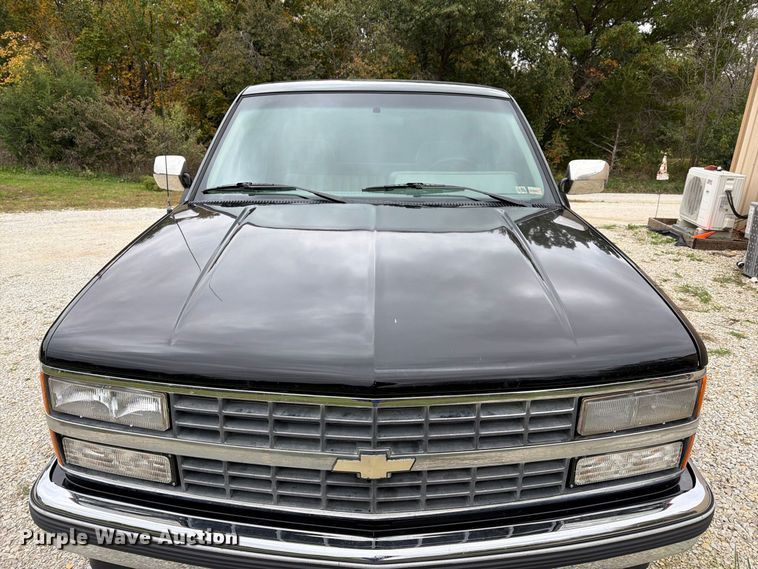 image for item DT3075 1992 Chevrolet K1500 pickup truck