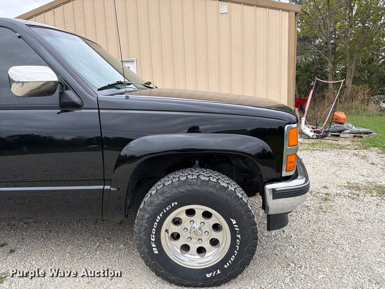 image for item DT3075 1992 Chevrolet K1500 pickup truck