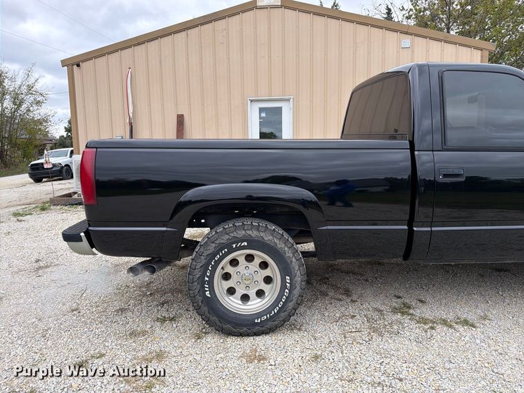 image for item DT3075 1992 Chevrolet K1500 pickup truck