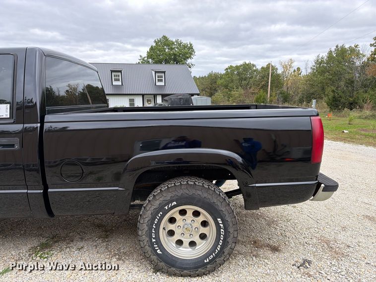 image for item DT3075 1992 Chevrolet K1500 pickup truck