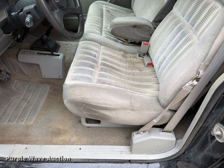 image for item DT3075 1992 Chevrolet K1500 pickup truck
