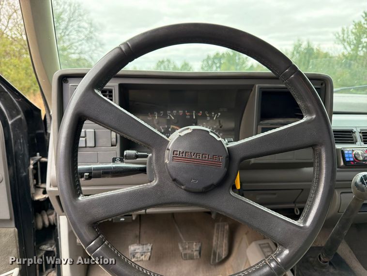image for item DT3075 1992 Chevrolet K1500 pickup truck