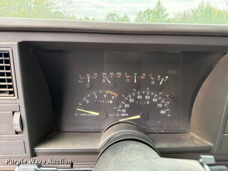 image for item DT3075 1992 Chevrolet K1500 pickup truck