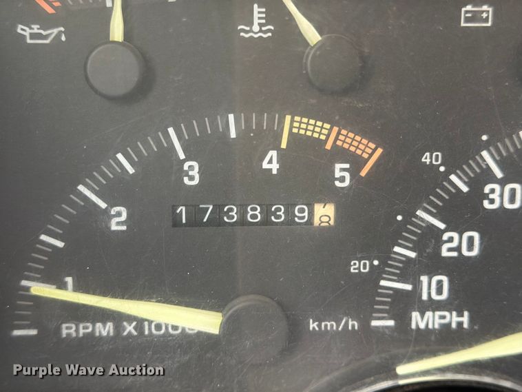 image for item DT3075 1992 Chevrolet K1500 pickup truck