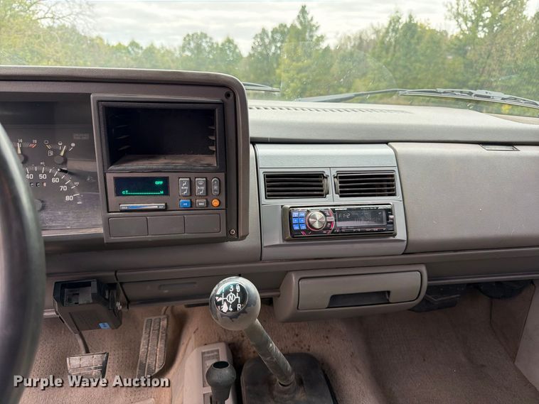 image for item DT3075 1992 Chevrolet K1500 pickup truck