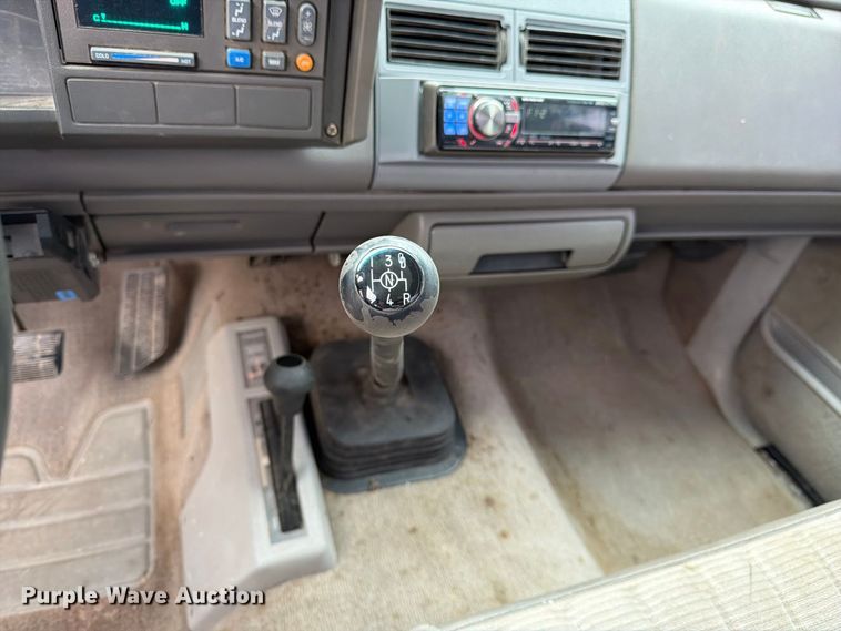 image for item DT3075 1992 Chevrolet K1500 pickup truck