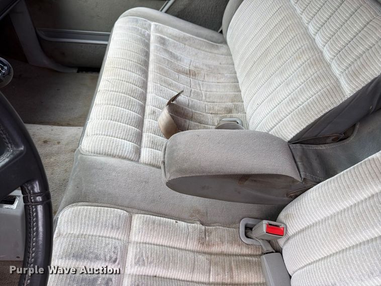 image for item DT3075 1992 Chevrolet K1500 pickup truck