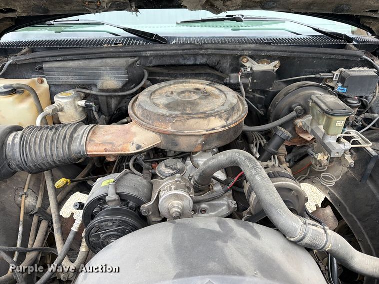 image for item DT3075 1992 Chevrolet K1500 pickup truck