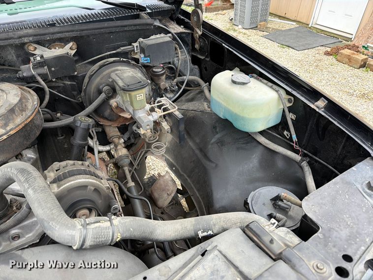 image for item DT3075 1992 Chevrolet K1500 pickup truck