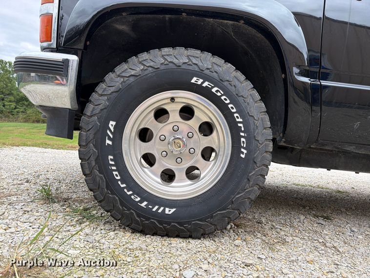 image for item DT3075 1992 Chevrolet K1500 pickup truck