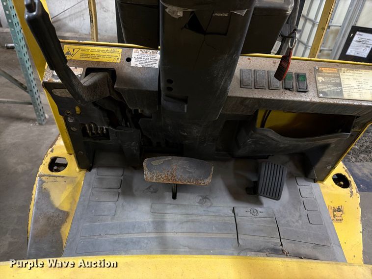 image for item DT3078 Hyster M2622 forklift