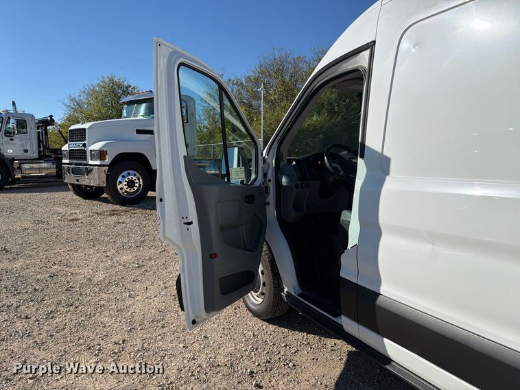 image for item DU3147 2019 Ford Transit van