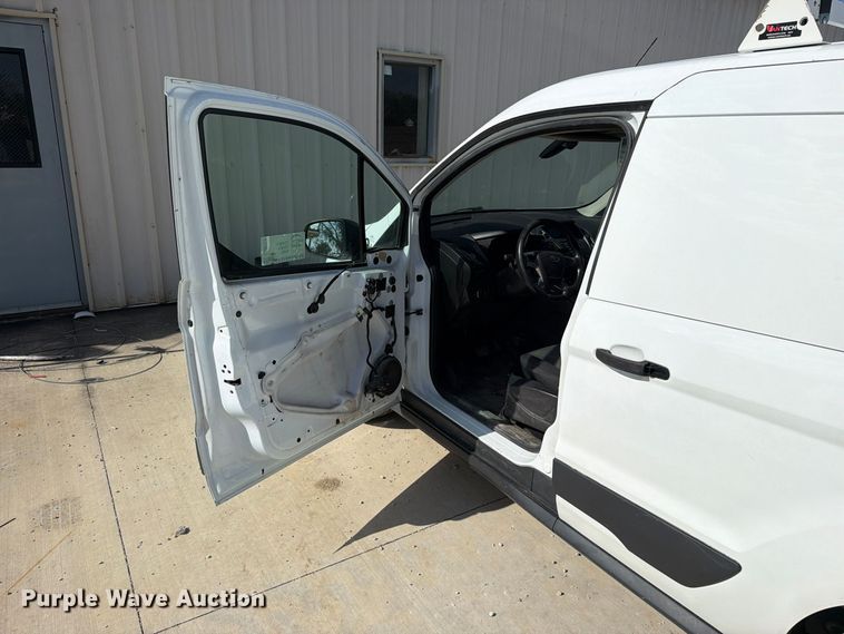 image for item DU8027 2017 Ford Transit Connect van