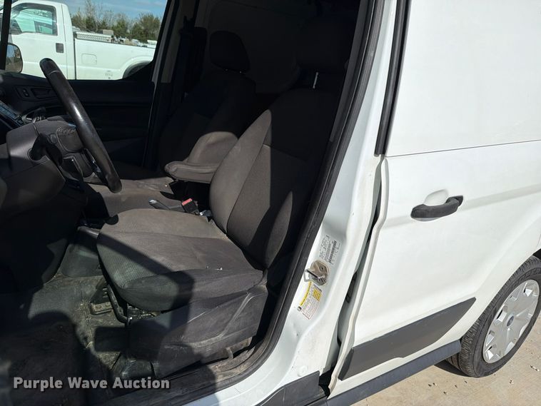 image for item DU8027 2017 Ford Transit Connect van