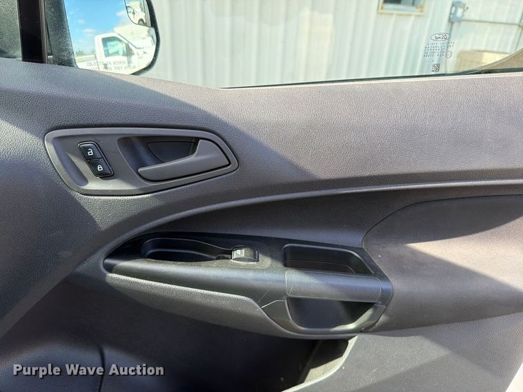 image for item DU8027 2017 Ford Transit Connect van