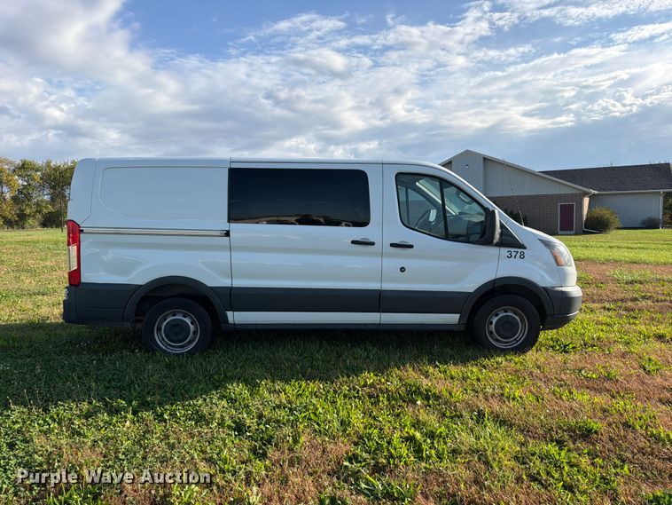 image for item DU8028 2018 Ford Transit 150 van