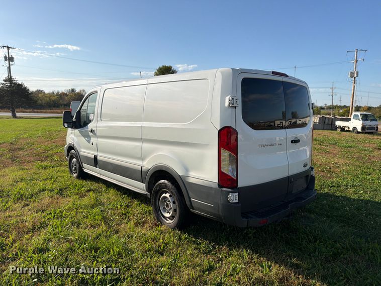 image for item DU8028 2018 Ford Transit 150 van
