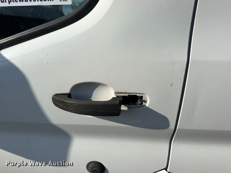 image for item DU8028 2018 Ford Transit 150 van
