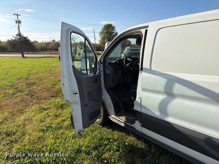 image for item DU8028 2018 Ford Transit 150 van