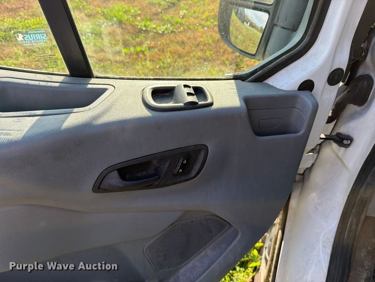 image for item DU8028 2018 Ford Transit 150 van