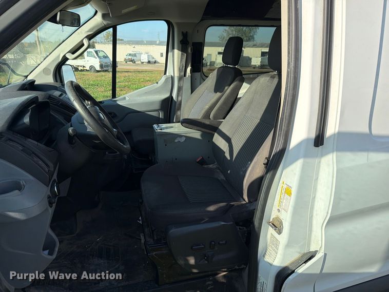 image for item DU8028 2018 Ford Transit 150 van