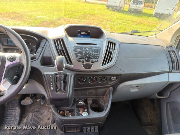 image for item DU8028 2018 Ford Transit 150 van
