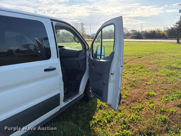 image for item DU8028 2018 Ford Transit 150 van