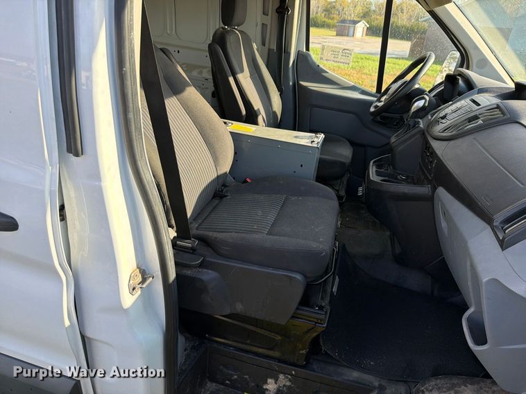 image for item DU8028 2018 Ford Transit 150 van