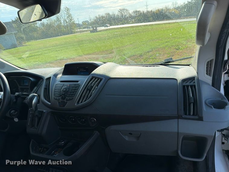 image for item DU8028 2018 Ford Transit 150 van