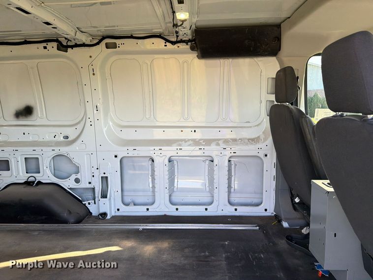 image for item DU8028 2018 Ford Transit 150 van