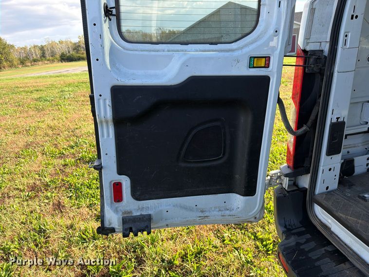image for item DU8028 2018 Ford Transit 150 van
