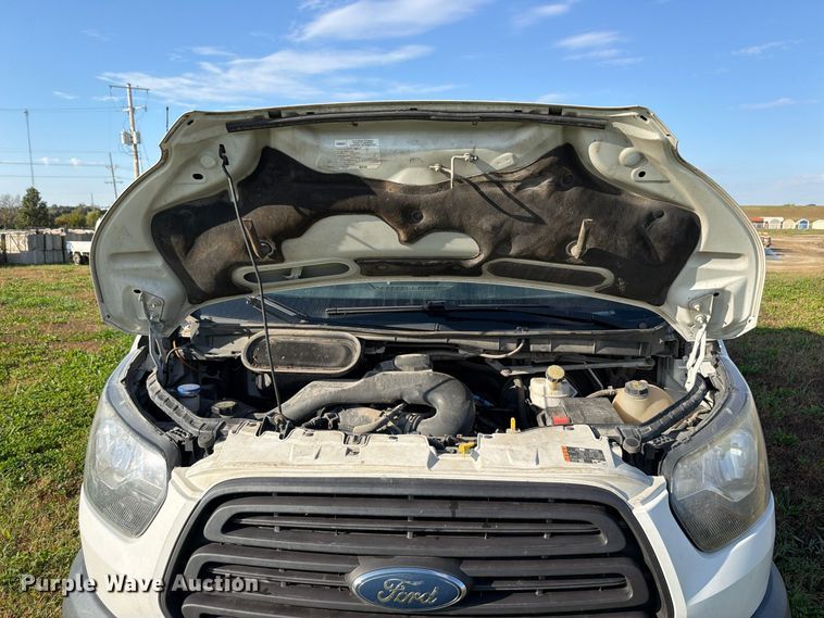 image for item DU8028 2018 Ford Transit 150 van