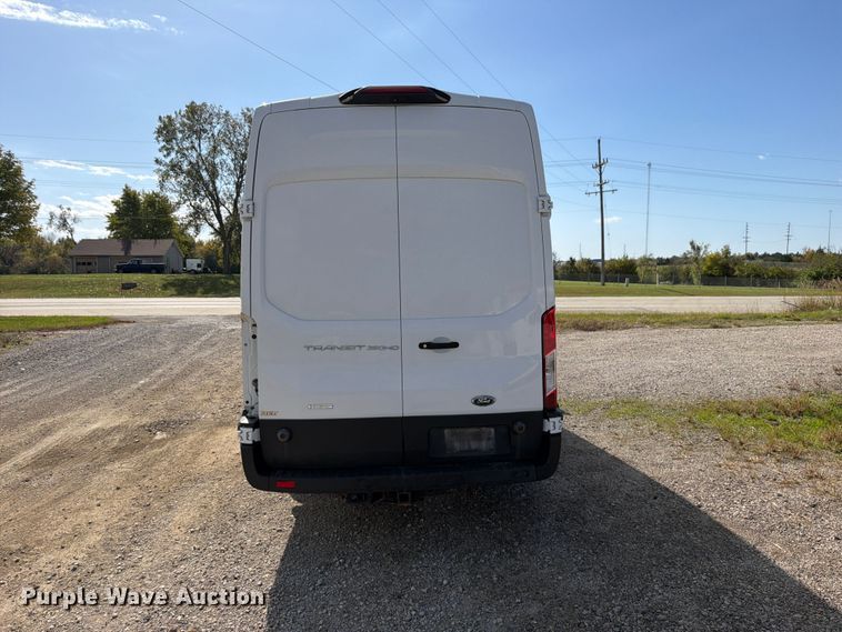 image for item DU8032 2019 Ford Transit 350 van