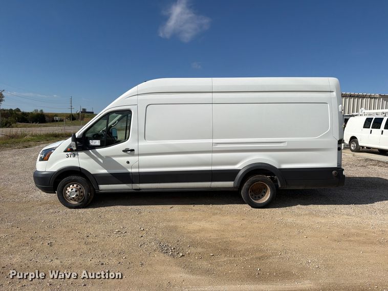 image for item DU8032 2019 Ford Transit 350 van