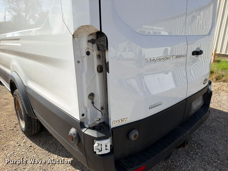 image for item DU8032 2019 Ford Transit 350 van