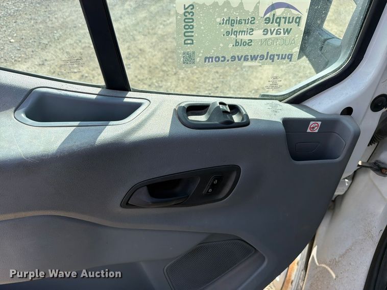 image for item DU8032 2019 Ford Transit 350 van