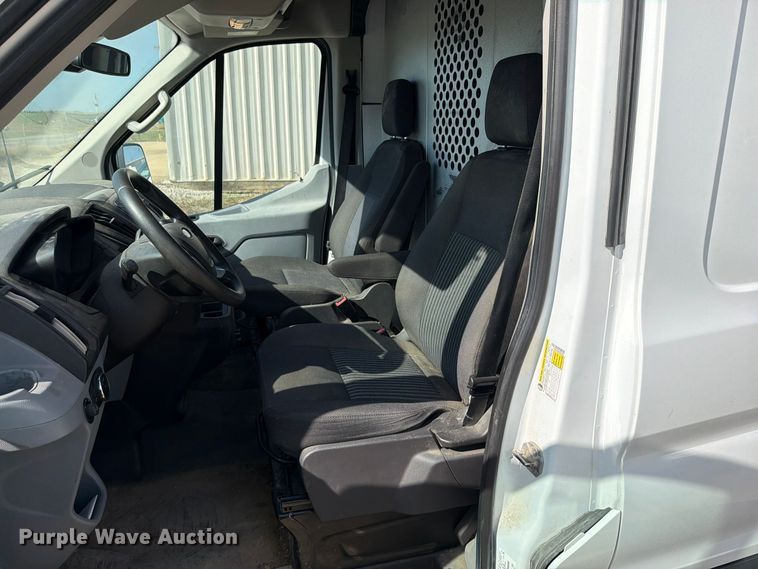 image for item DU8032 2019 Ford Transit 350 van