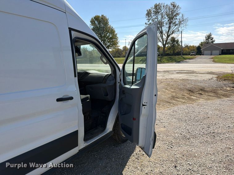 image for item DU8032 2019 Ford Transit 350 van