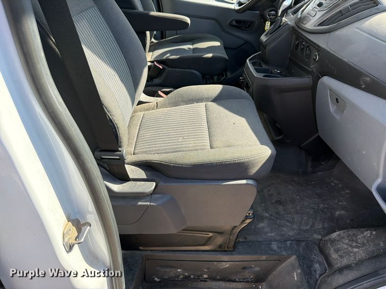 image for item DU8032 2019 Ford Transit 350 van